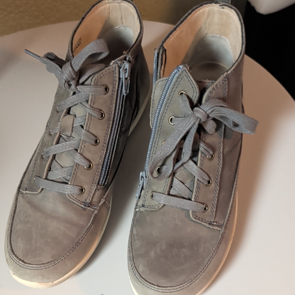 Vionic Taupe Ankle Booties with Laces